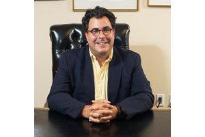 Dean's Council Chair Alan Fleischmann